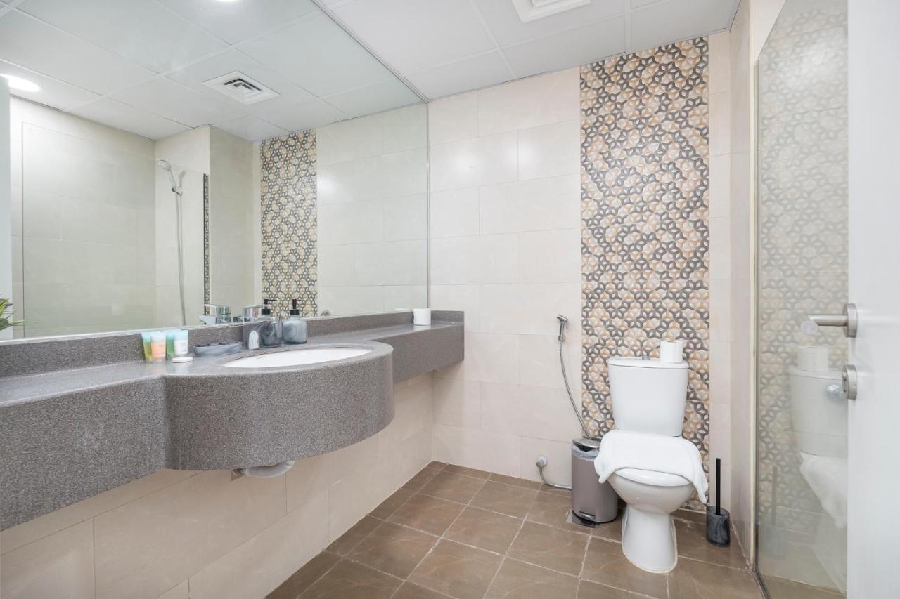 Heaven Crest Marina - 4 Bedroom With Marina View Near Jbr Beach, Free Parking, Wi-fi, Gym And Pool अपार्टमेंट *
