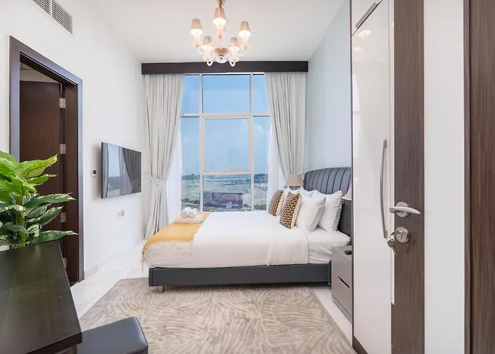Heaven Crest Vacation Homes Business Bay Canal View - Luxury 2 Bedroom Suite With Free Parking, Wi-Fi, Gym And Pool