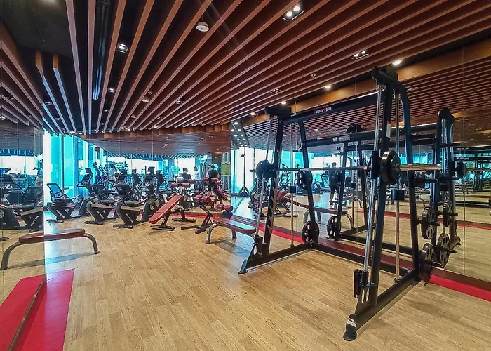 Heaven Crest Vacation Homes Business Bay Canal View - Luxury 2 Bedroom Suite With Free Parking, Wi-Fi, Gym And Pool