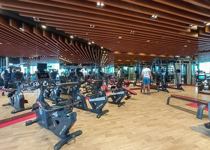 Heaven Crest Vacation Homes Business Bay Canal View - Luxury 2 Bedroom Suite With Free Parking, Wi-Fi, Gym And Pool