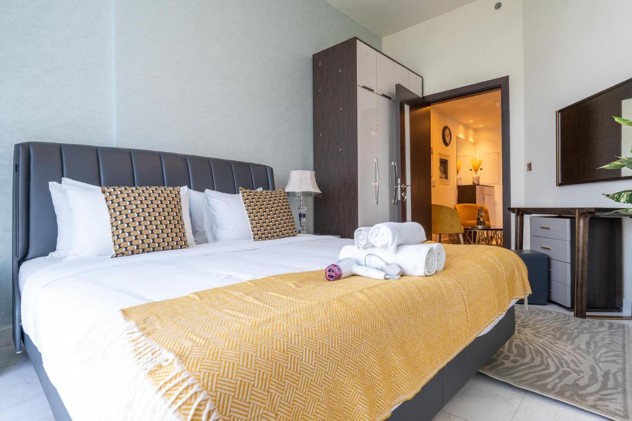 Apartamento Heaven Crest Business Bay Canal View - Luxury 2 Bedroom With Free Parking, Wi-fi, Gym And Pool *