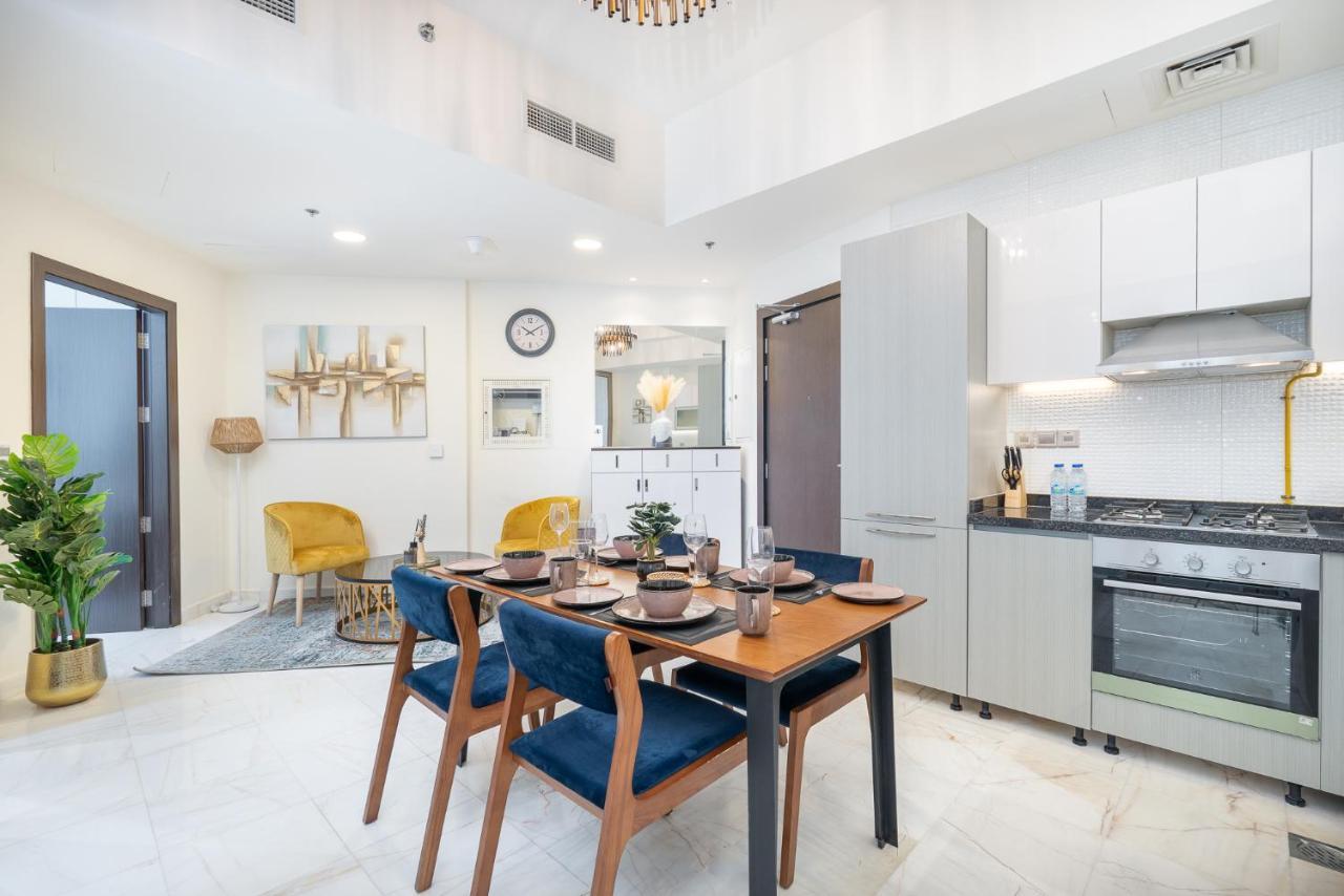 Apartamento Heaven Crest Business Bay Canal View - Luxury 2 Bedroom With Free Parking, Wi-fi, Gym And Pool