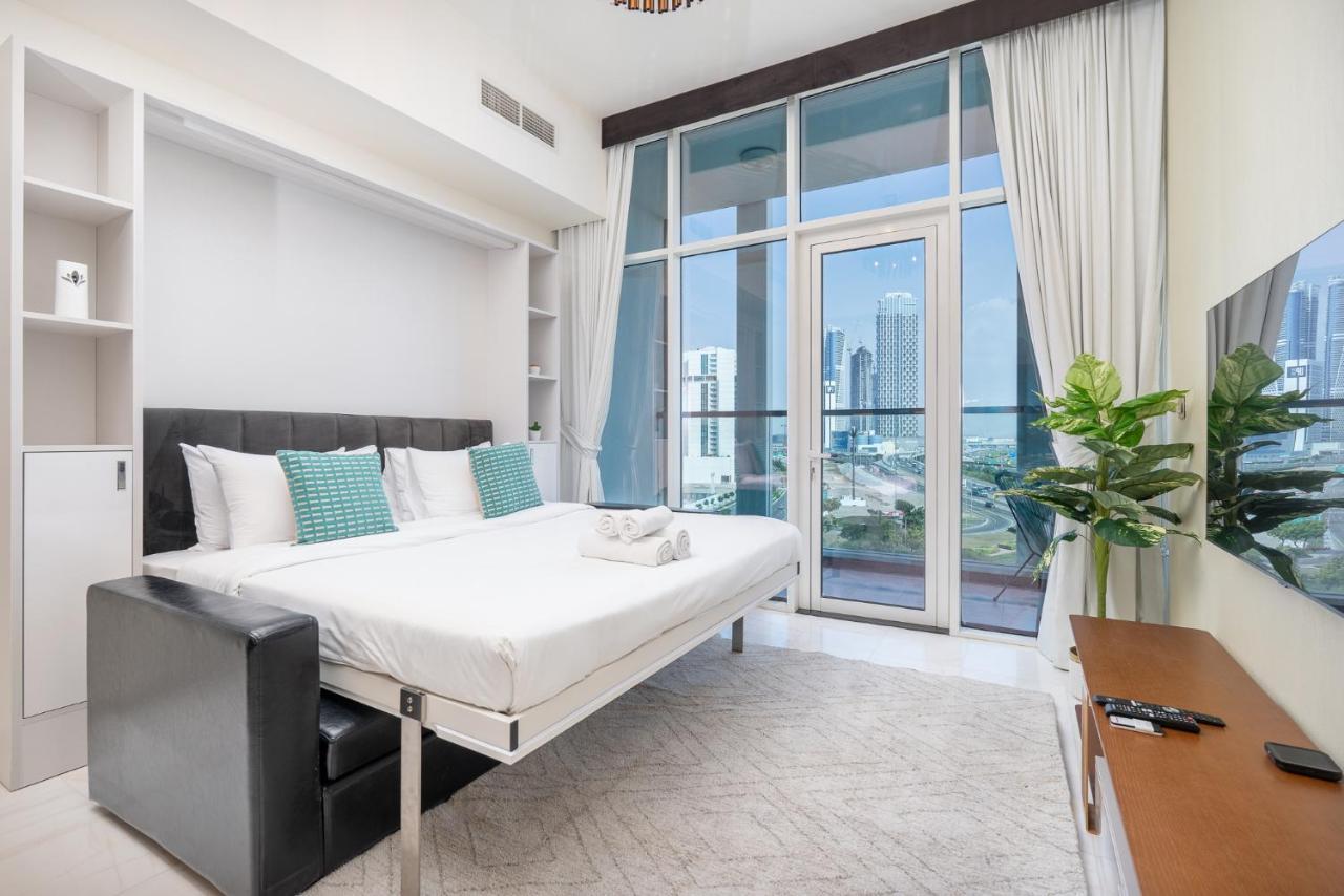 Apartamento Heaven Crest Business Bay Canal View - Luxury 2 Bedroom With Free Parking, Wi-fi, Gym And Pool *