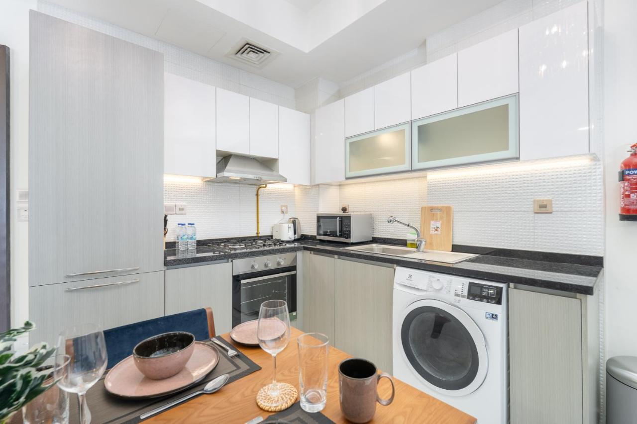Apartamento Heaven Crest Business Bay Canal View - Luxury 2 Bedroom With Free Parking, Wi-fi, Gym And Pool