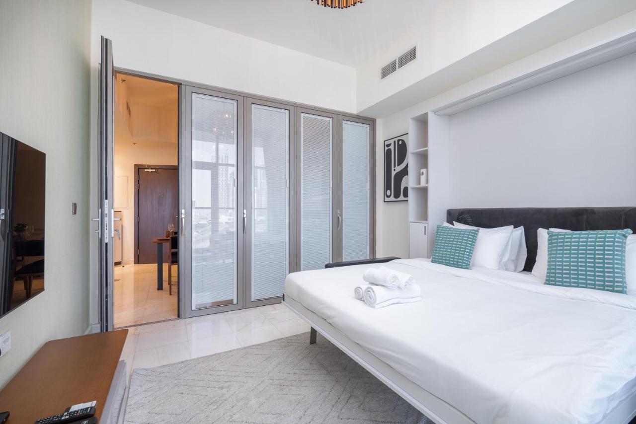 Heaven Crest Business Bay Canal View - Luxury 2 Bedroom With Free Parking, Wi-fi, Gym And Pool Apartamento *