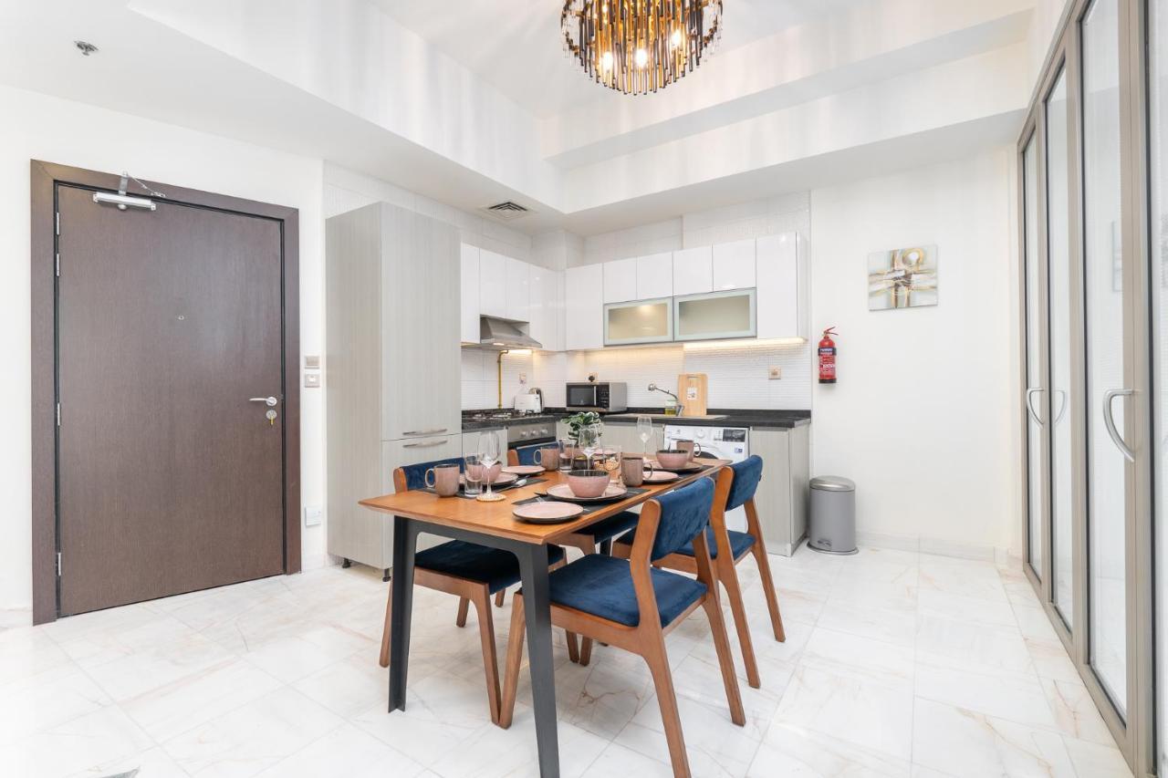 Apartamento Heaven Crest Business Bay Canal View - Luxury 2 Bedroom With Free Parking, Wi-fi, Gym And Pool *