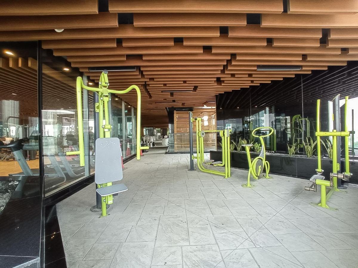 Heaven Crest Business Bay Canal View - Luxury 2 Bedroom With Free Parking, Wi-fi, Gym And Pool * Dubai